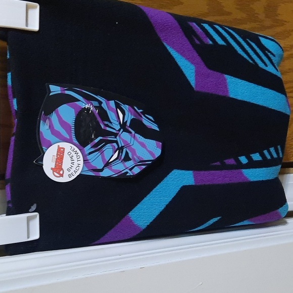 Set of 3 Disney & Marvel Shape Towels. - Picture 4 of 10